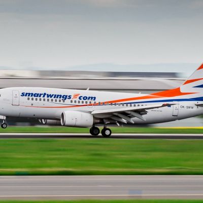 Boeing 737-700 Boeing 737-700